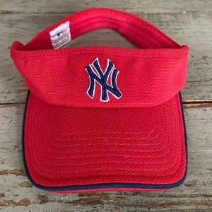 Genuine Nike MLB New York Yankees visor